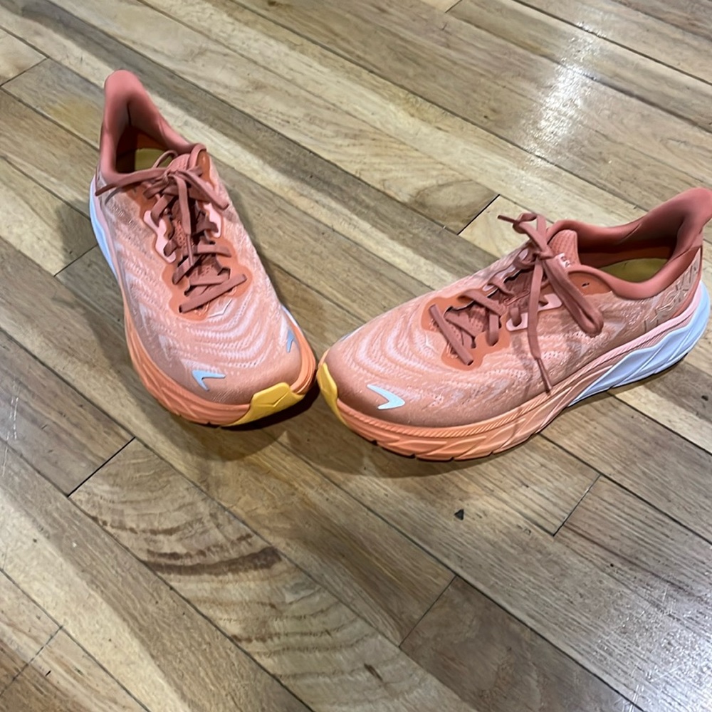 Hoka Ahari 6